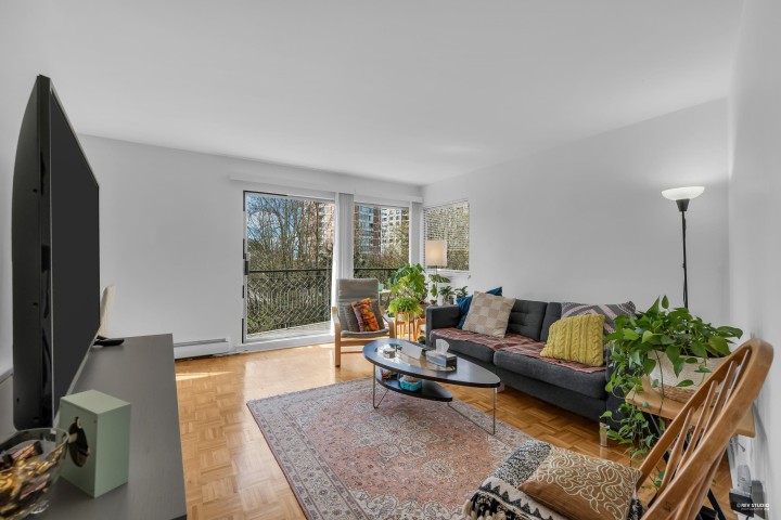 Photo 17 at 404 - 1930 Marine Drive, Ambleside, West Vancouver