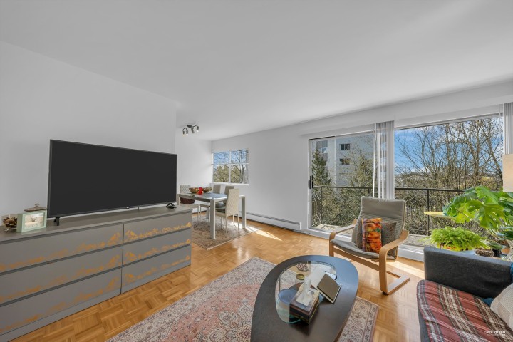 Photo 16 at 404 - 1930 Marine Drive, Ambleside, West Vancouver