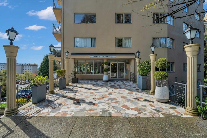 Photo 3 at 404 - 1930 Marine Drive, Ambleside, West Vancouver