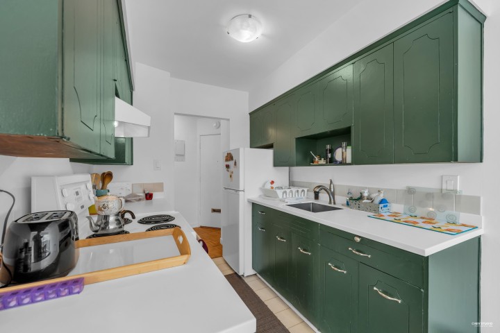 Photo 14 at 404 - 1930 Marine Drive, Ambleside, West Vancouver