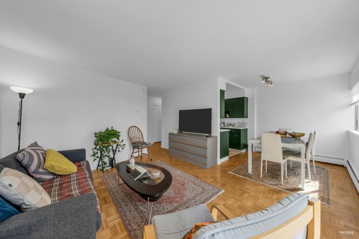 Photo 18 at 404 - 1930 Marine Drive, Ambleside, West Vancouver