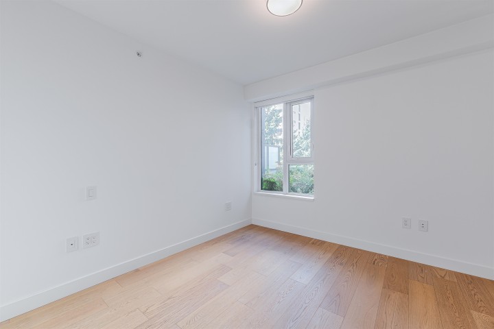 Photo 5 at 100 - 1561 W 57th Avenue, South Granville, Vancouver West