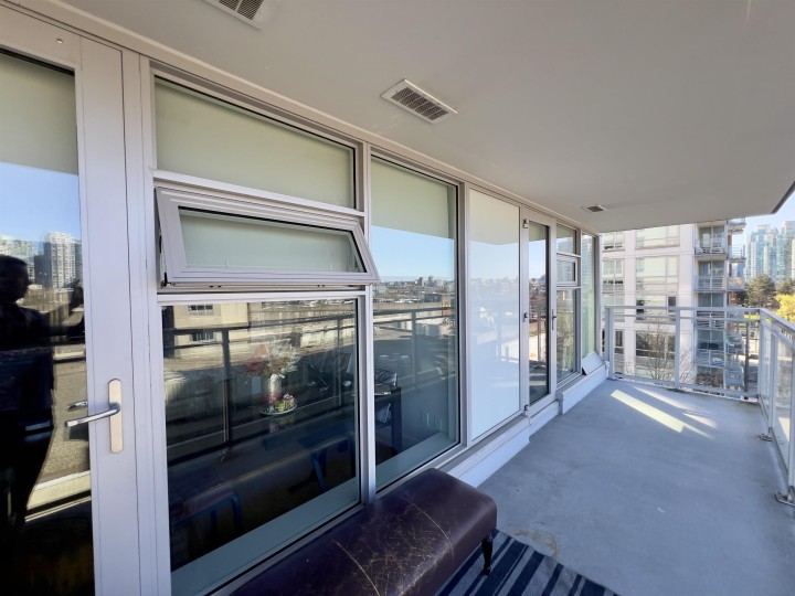 Photo 6 at 802 - 188 Keefer Street, Downtown VE, Vancouver East