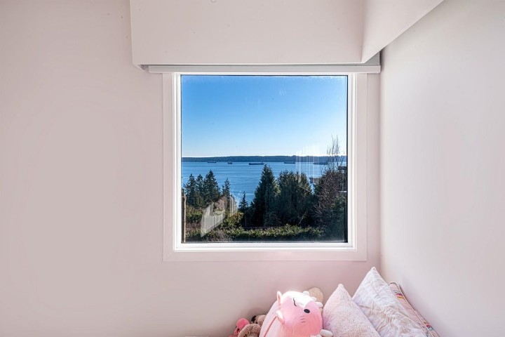 Photo 18 at 4032 Ripple Road, Bayridge, West Vancouver