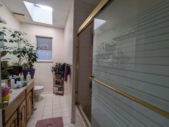 Photo 9 at 3061 Parker Street, Renfrew VE, Vancouver East