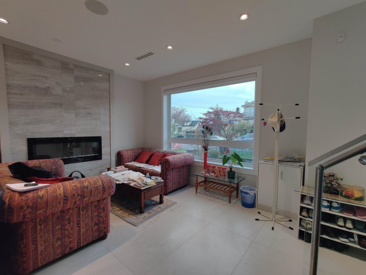 Photo 3 at 2177 E 40th Avenue, Victoria VE, Vancouver East