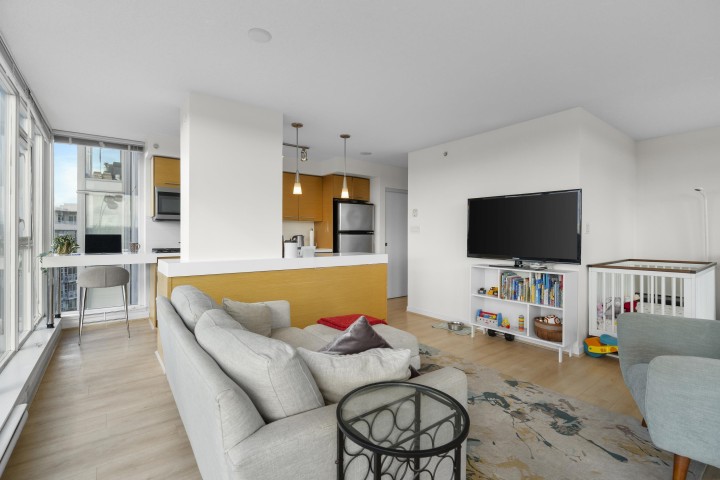 Photo 13 at 709 - 2770 Sophia Street, Mount Pleasant VE, Vancouver East