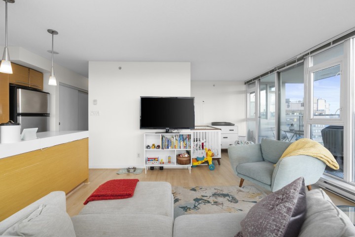 Photo 7 at 709 - 2770 Sophia Street, Mount Pleasant VE, Vancouver East