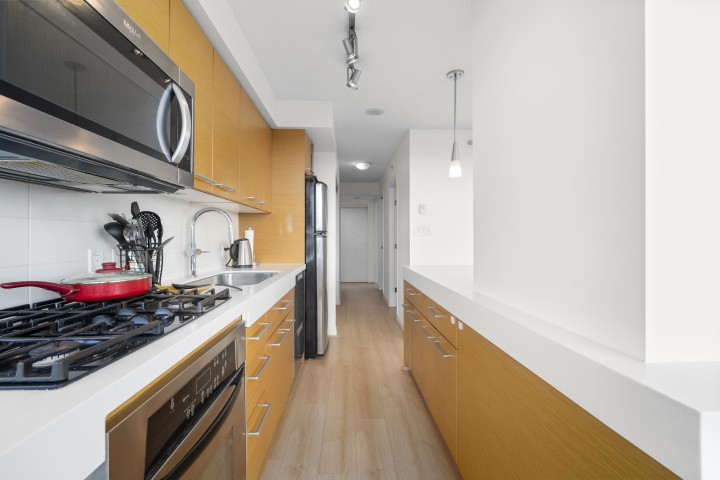 Photo 15 at 709 - 2770 Sophia Street, Mount Pleasant VE, Vancouver East