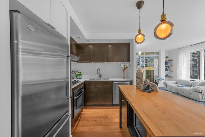 Photo 5 at 605 - 1055 Homer Street, Yaletown, Vancouver West