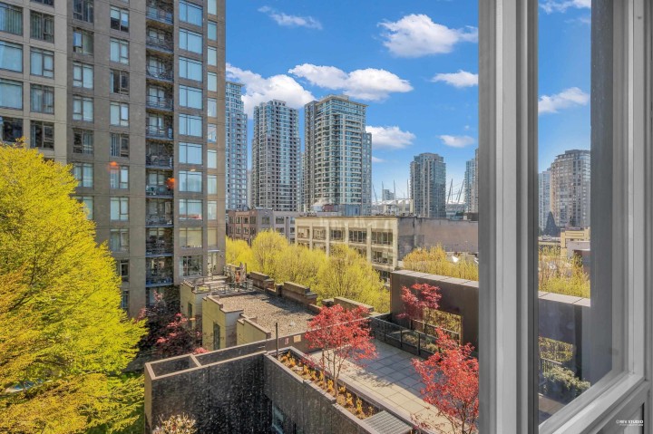 Photo 34 at 605 - 1055 Homer Street, Yaletown, Vancouver West