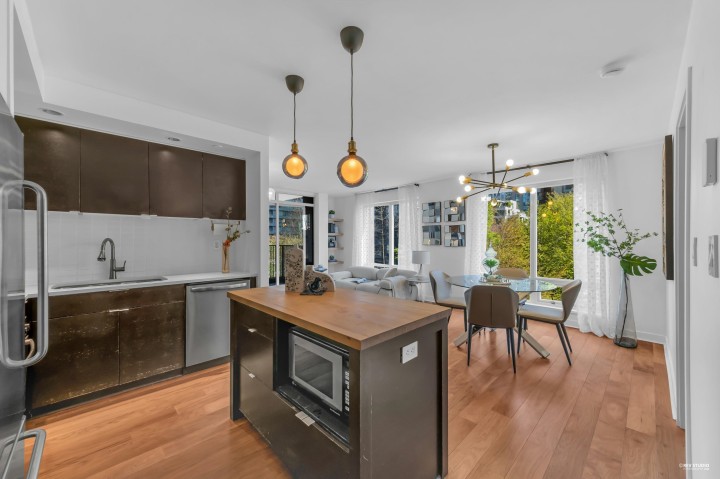 Photo 4 at 605 - 1055 Homer Street, Yaletown, Vancouver West