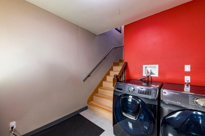 Photo 6 at 431 E 18th Avenue, Fraser VE, Vancouver East