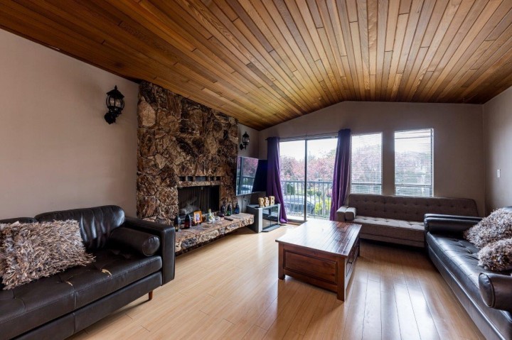 Photo 12 at 431 E 18th Avenue, Fraser VE, Vancouver East