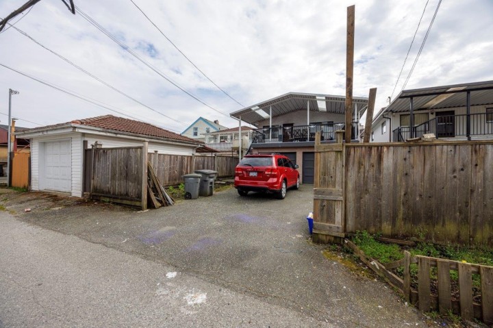 Photo 36 at 431 E 18th Avenue, Fraser VE, Vancouver East