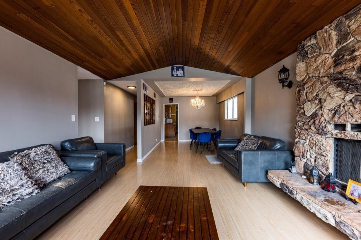 Photo 9 at 431 E 18th Avenue, Fraser VE, Vancouver East
