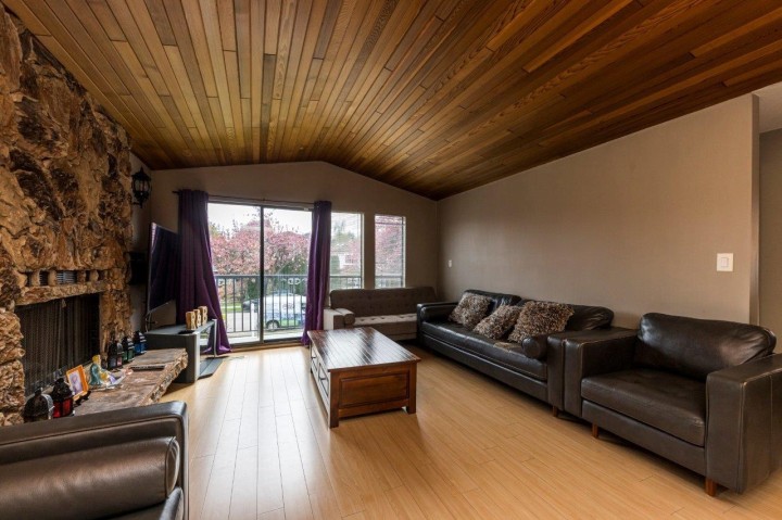 Photo 10 at 431 E 18th Avenue, Fraser VE, Vancouver East
