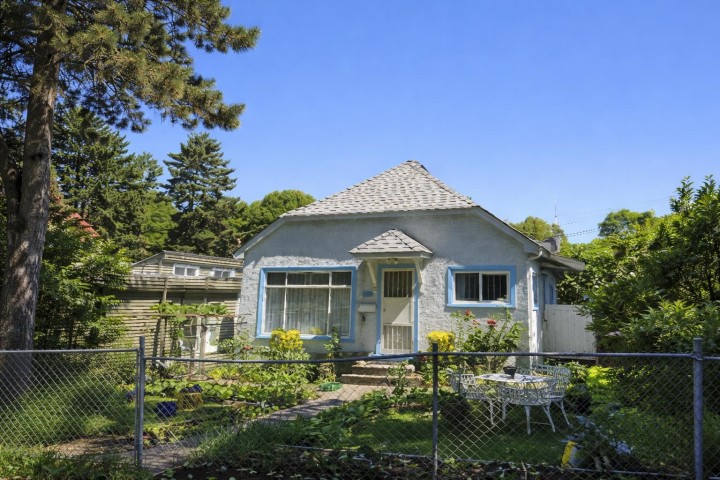 Photo 1 at 2719 Duke Street, Collingwood VE, Vancouver East