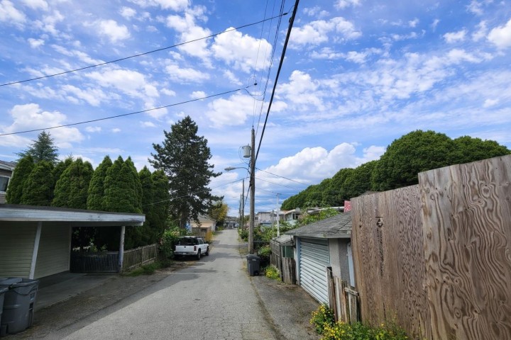 Photo 5 at 2719 Duke Street, Collingwood VE, Vancouver East