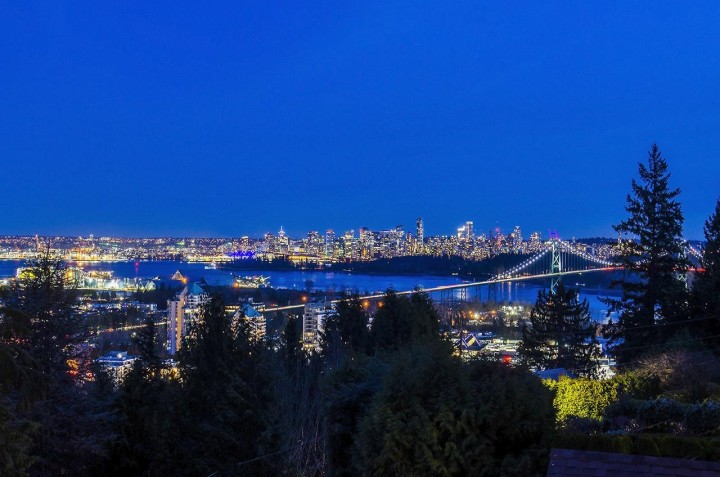 Photo 3 at 817 Younette Drive, Sentinel Hill, West Vancouver