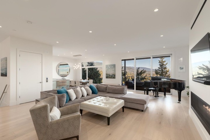 Photo 15 at 817 Younette Drive, Sentinel Hill, West Vancouver