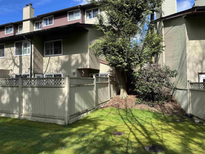 Photo 5 at 3444 Langford Avenue, Champlain Heights, Vancouver East