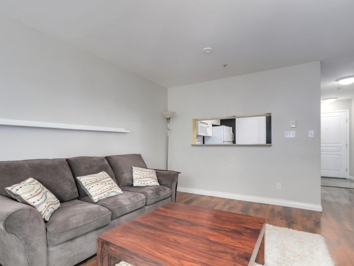 Photo 5 at 3 - 8420 Jellicoe Street, South Marine, Vancouver East