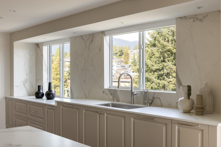 Photo 6 at 701 - 475 13th Street, Ambleside, West Vancouver