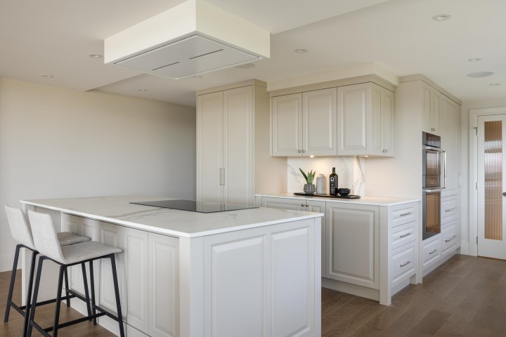 Photo 5 at 701 - 475 13th Street, Ambleside, West Vancouver