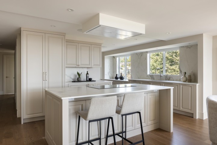 Photo 4 at 701 - 475 13th Street, Ambleside, West Vancouver