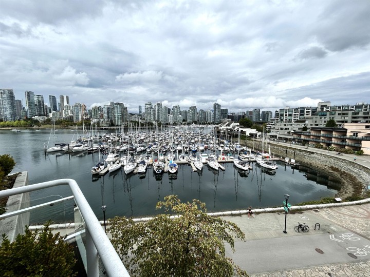 Photo 8 at 315 - 674 Leg In Boot Square, False Creek, Vancouver West
