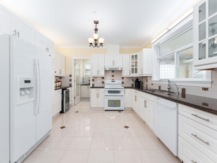 Photo 13 at 617 E 52nd Avenue, South Vancouver, Vancouver East