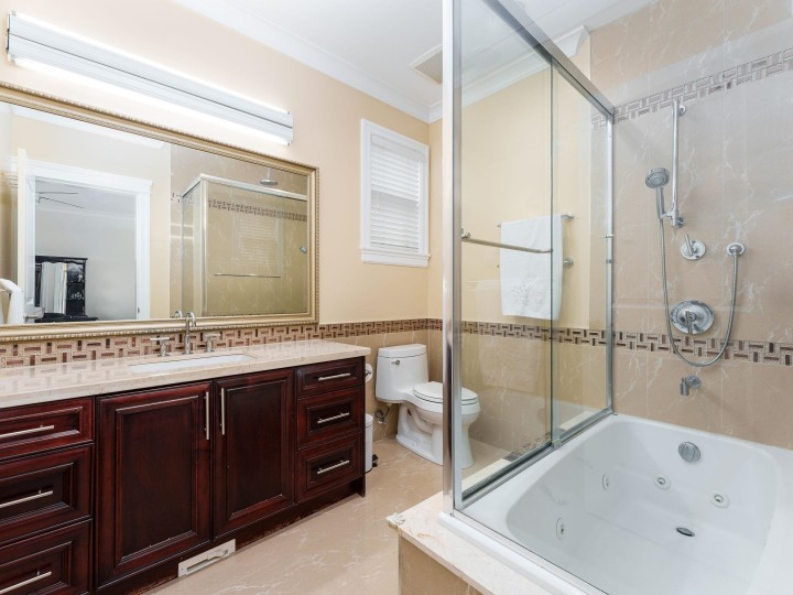 Photo 17 at 617 E 52nd Avenue, South Vancouver, Vancouver East