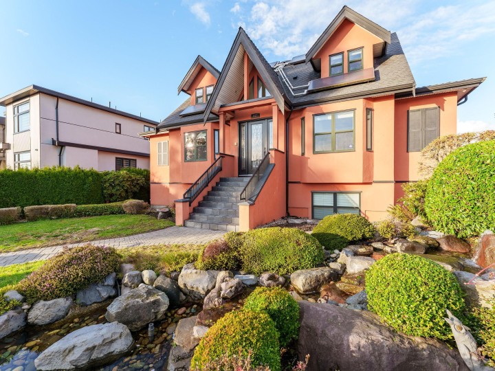 Photo 1 at 617 E 52nd Avenue, South Vancouver, Vancouver East