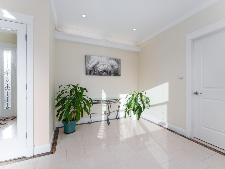 Photo 5 at 617 E 52nd Avenue, South Vancouver, Vancouver East
