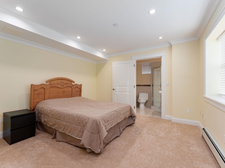 Photo 18 at 617 E 52nd Avenue, South Vancouver, Vancouver East