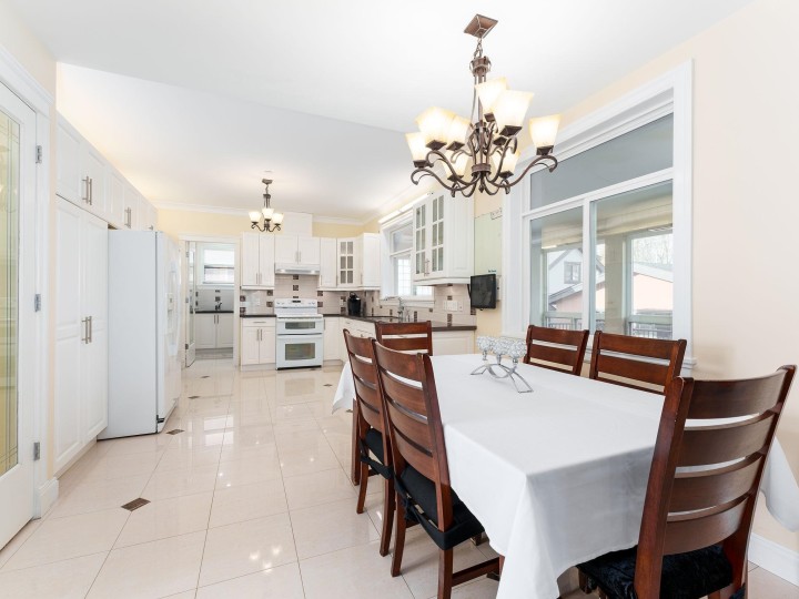 Photo 11 at 617 E 52nd Avenue, South Vancouver, Vancouver East