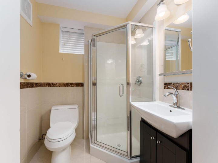Photo 19 at 617 E 52nd Avenue, South Vancouver, Vancouver East