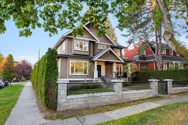 Photo 2 at 3895 W 23rd Avenue, Dunbar, Vancouver West