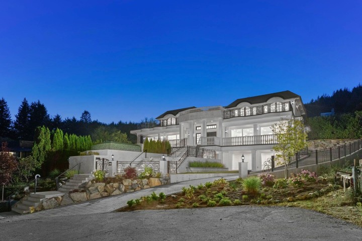 Photo 3 at 1445 Sandhurst Place, Chartwell, West Vancouver