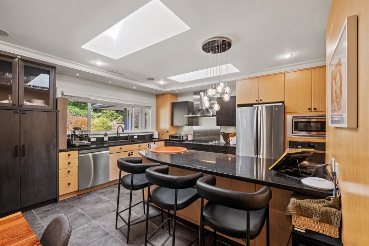 Photo 9 at 355 Rabbit Lane, British Properties, West Vancouver