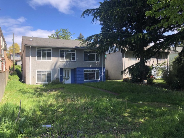 Photo 2 at 449 Se Marine Drive, South Vancouver, Vancouver East