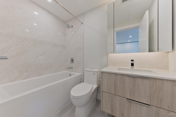 Photo 13 at 603 - 423 6th Street, Park Royal, West Vancouver