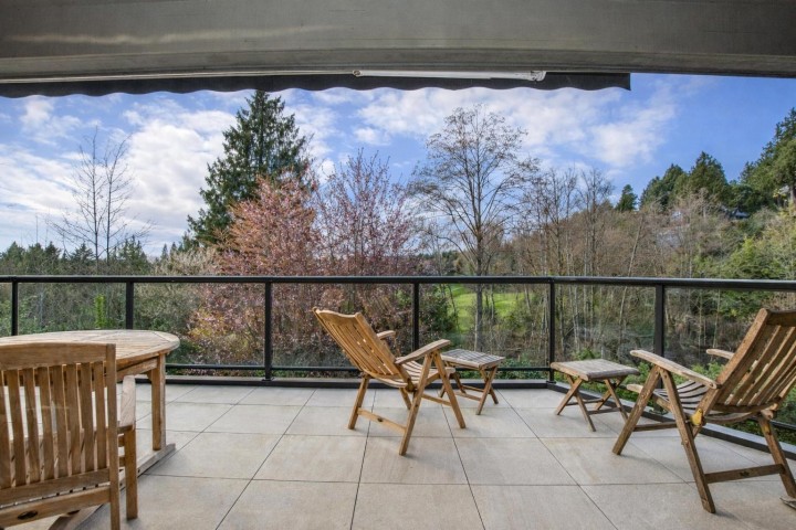 Photo 3 at 2236 Yewbrook Place, Southlands, Vancouver West