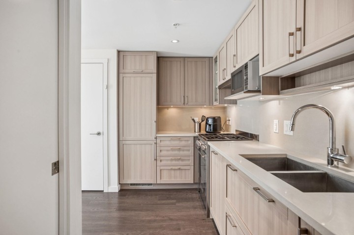 Photo 6 at 317 - 5665 Boundary Road, Collingwood VE, Vancouver East
