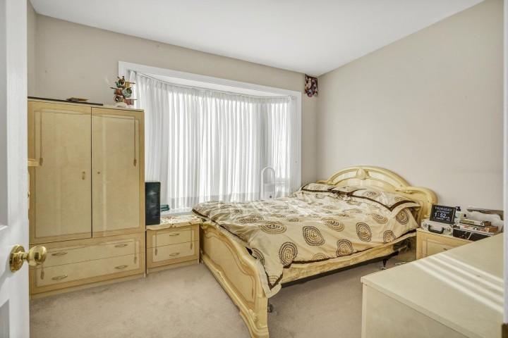 Photo 10 at 591 E 28th Avenue, Fraser VE, Vancouver East