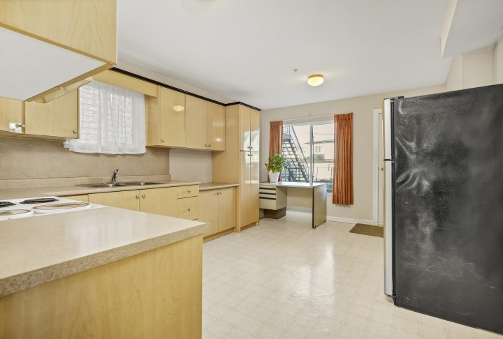 Photo 8 at 591 E 28th Avenue, Fraser VE, Vancouver East