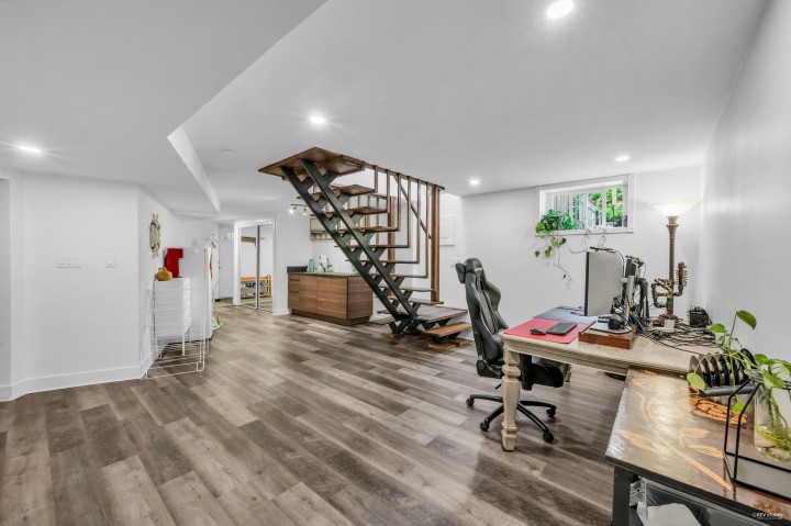 Photo 18 at 341 Rabbit Lane, British Properties, West Vancouver