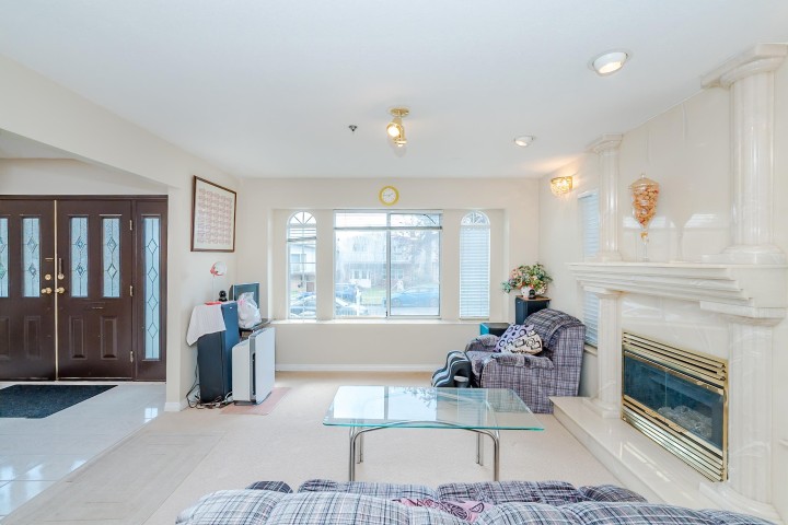 Photo 6 at 927 E 50th Avenue, South Vancouver, Vancouver East