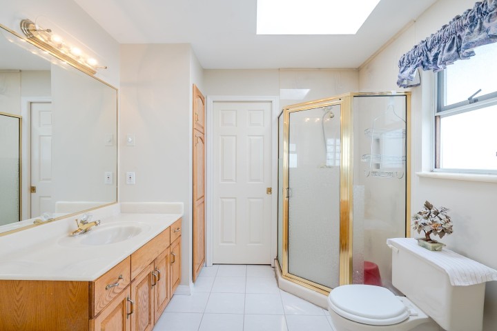 Photo 17 at 927 E 50th Avenue, South Vancouver, Vancouver East